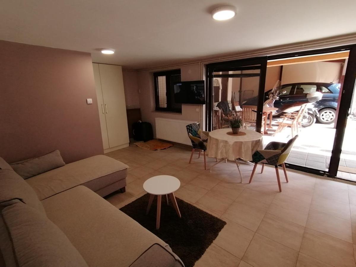 Apartments Sofija Nisz Zewnętrze zdjęcie