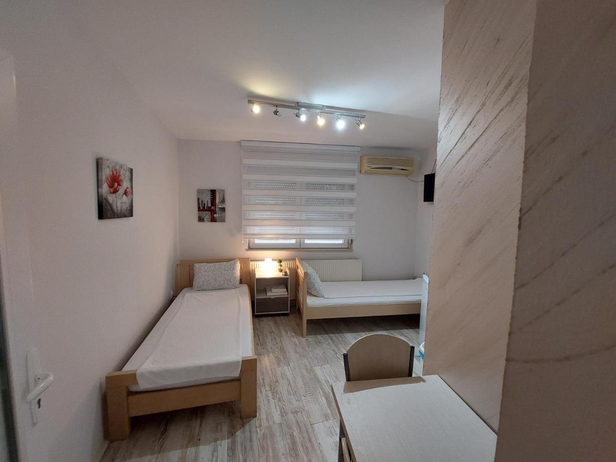 Apartments Sofija Nisz Zewnętrze zdjęcie