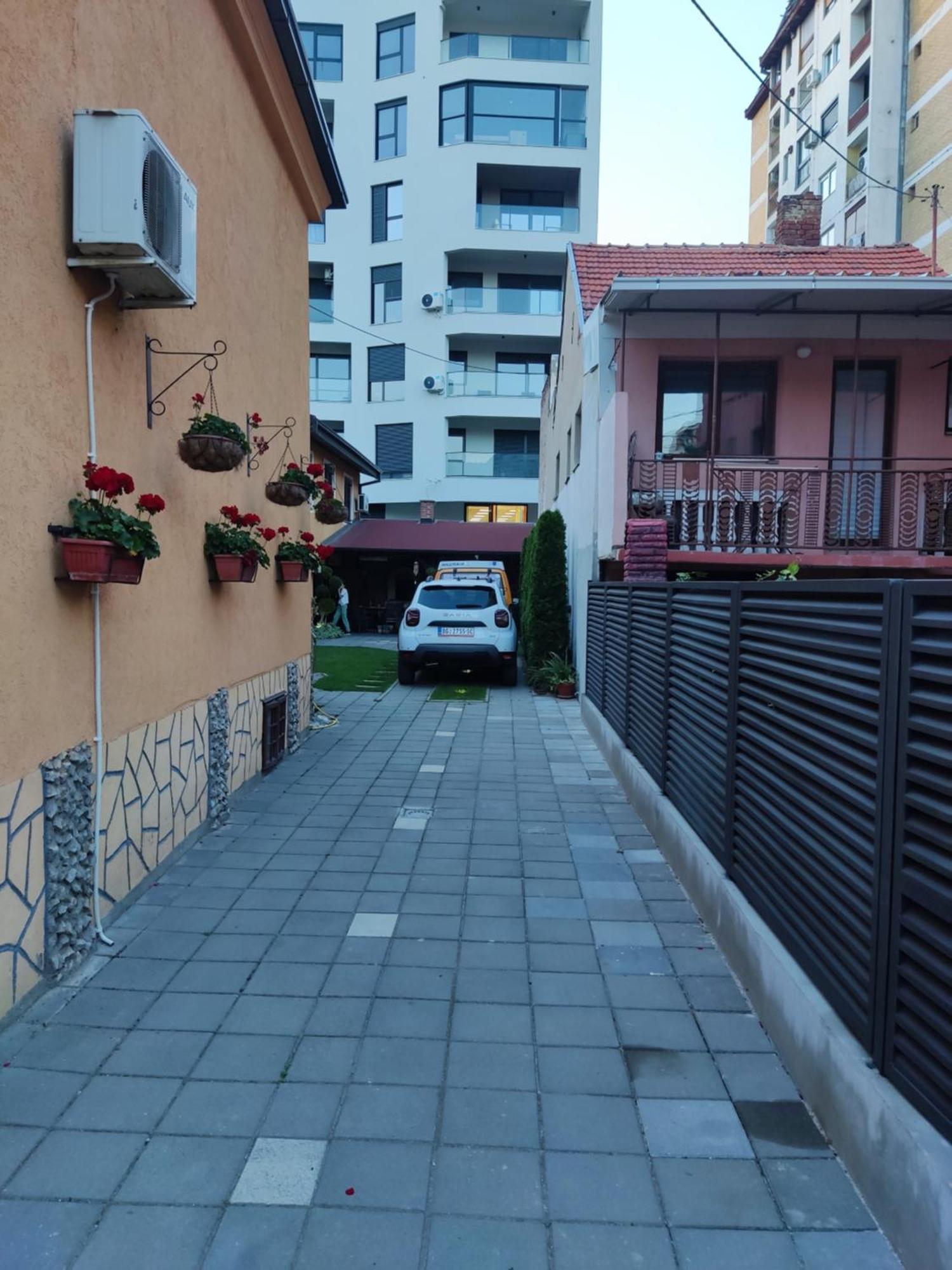 Apartments Sofija Nisz Zewnętrze zdjęcie