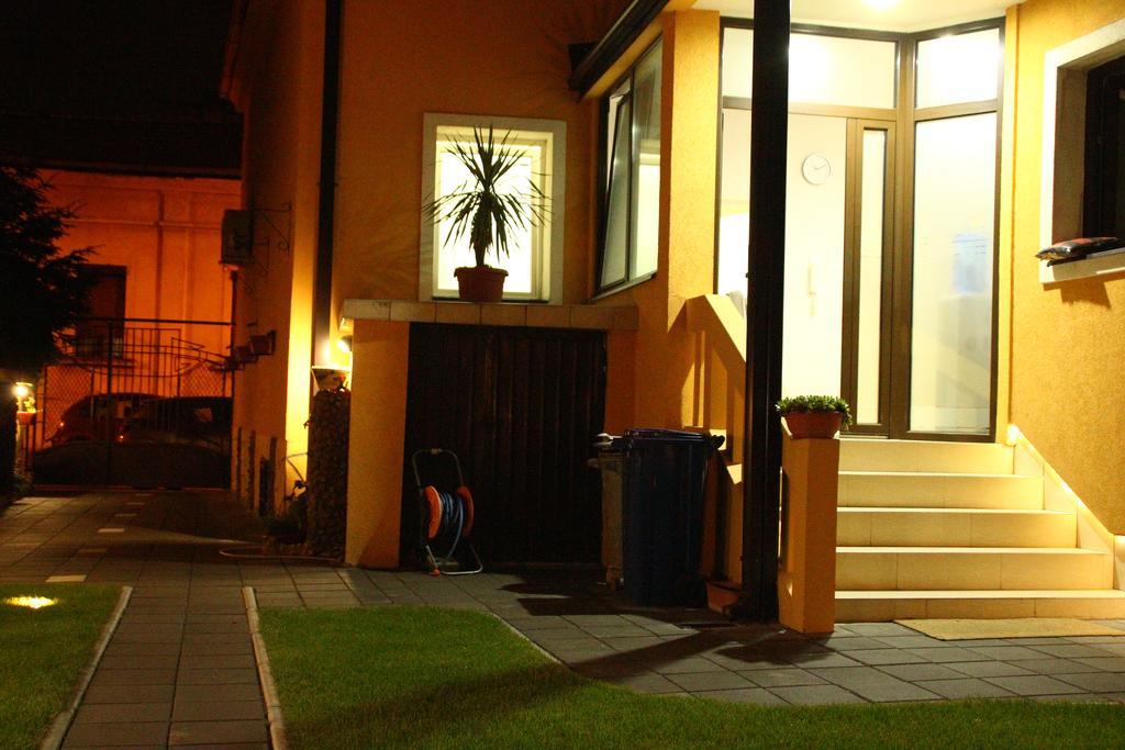 Apartments Sofija Nisz Zewnętrze zdjęcie
